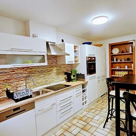 Schoene Einliegerwhg